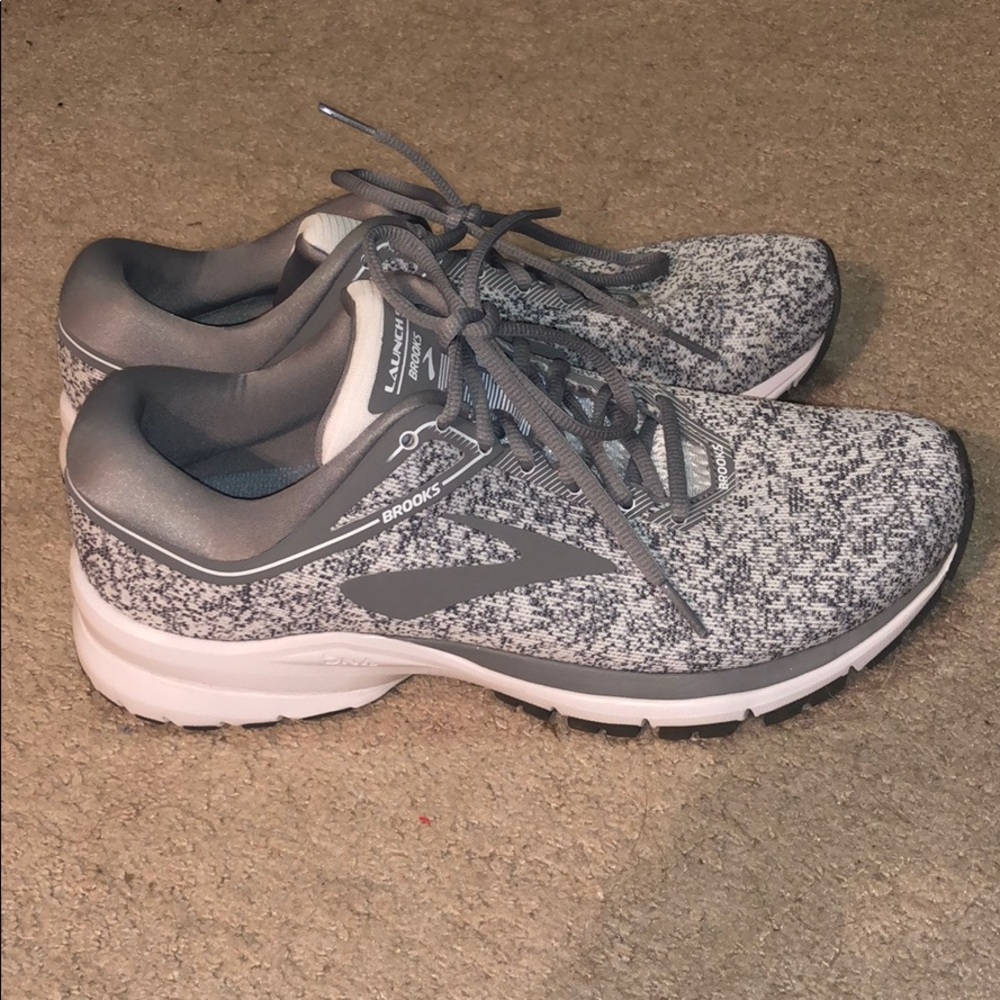 Brooks launch 5 women’s grey and white